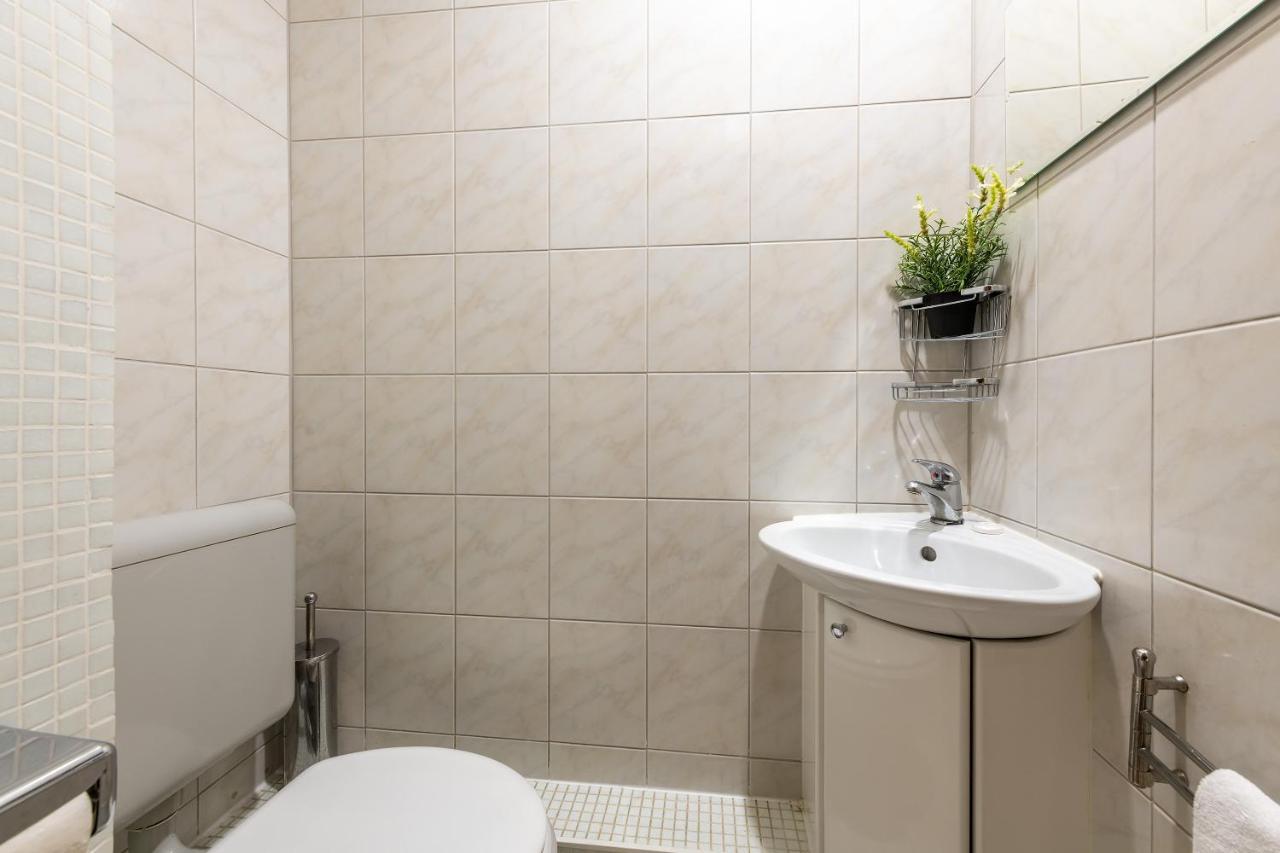 Two Bedroom Apartment For 6 People วอร์ซอ ภายนอก รูปภาพ