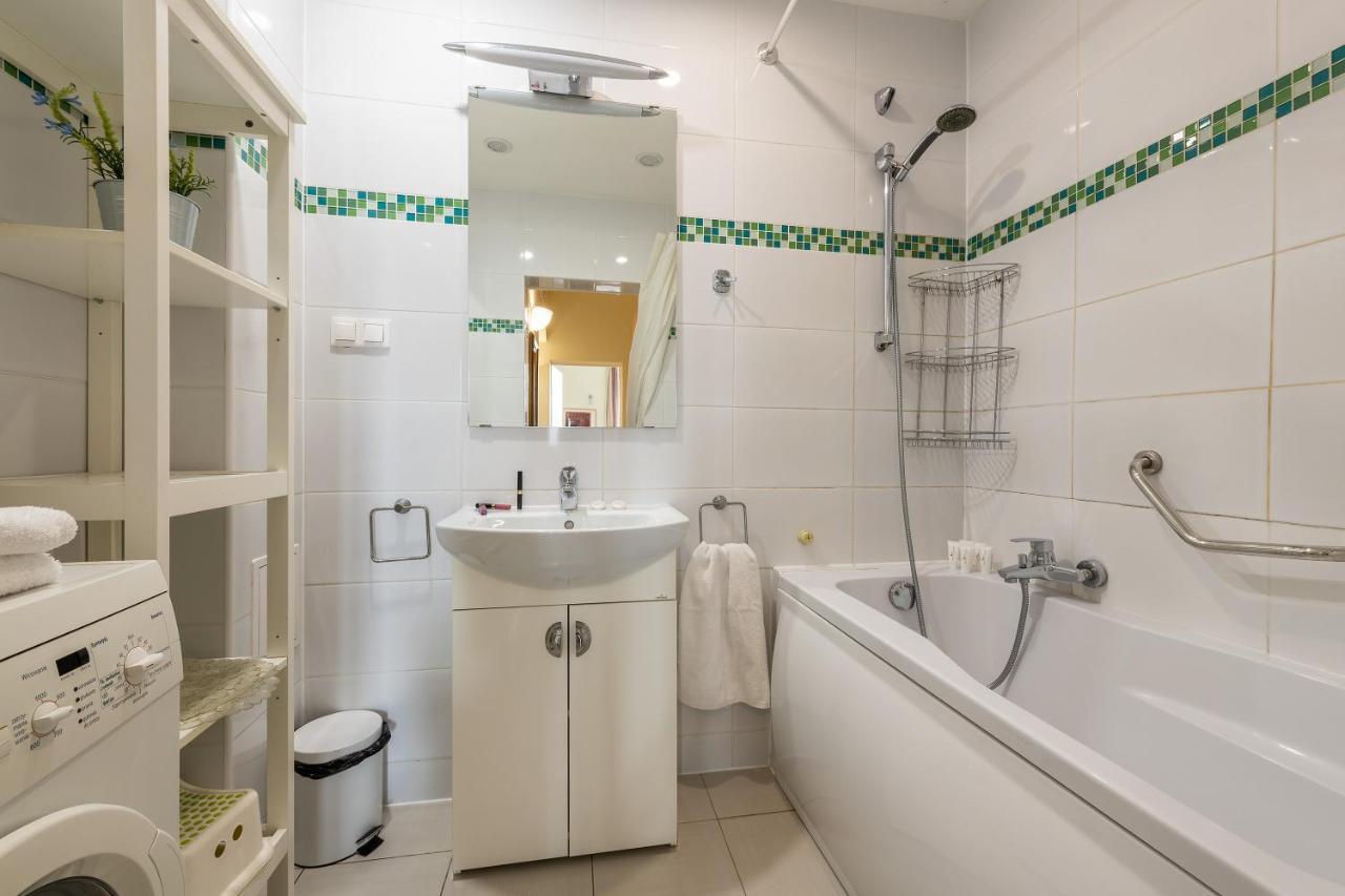 Two Bedroom Apartment For 6 People วอร์ซอ ภายนอก รูปภาพ